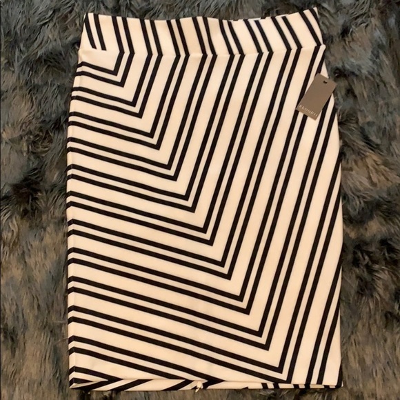 ELOQUII Neoprene Pencil Skirt Size 20 - Picture 2 of 4